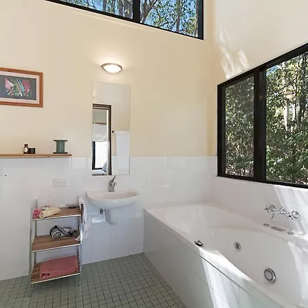 Lyola Pavilions In The Forest Maleny Room photo