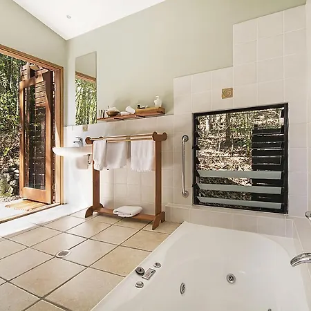 Lyola Pavilions In The Forest Maleny Room photo